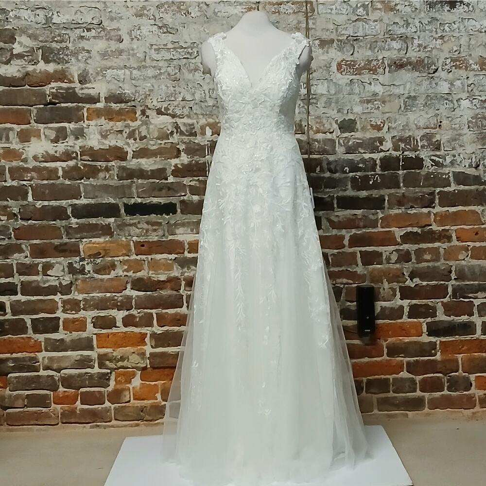 Lulus Bridal Wedding Gown Dress Size Small White Embroidered Beaded Sleeveless